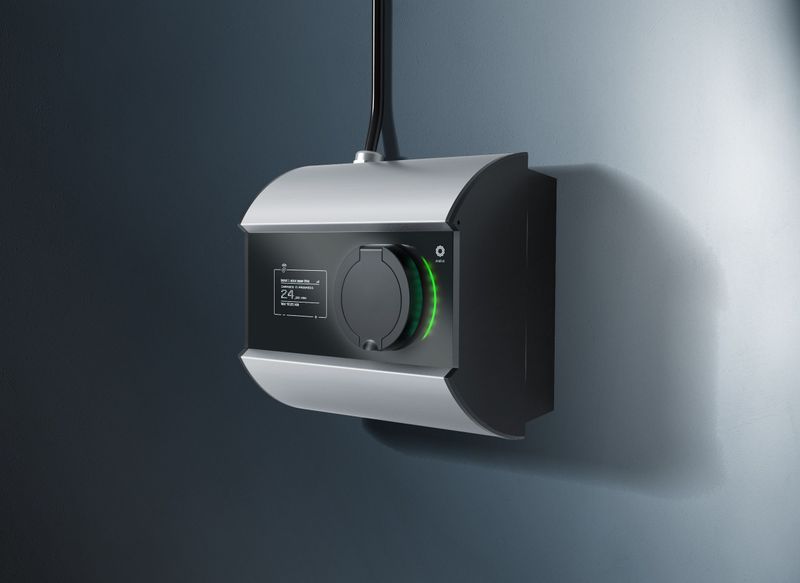 wallbox_2017_perspective_silver.jpg